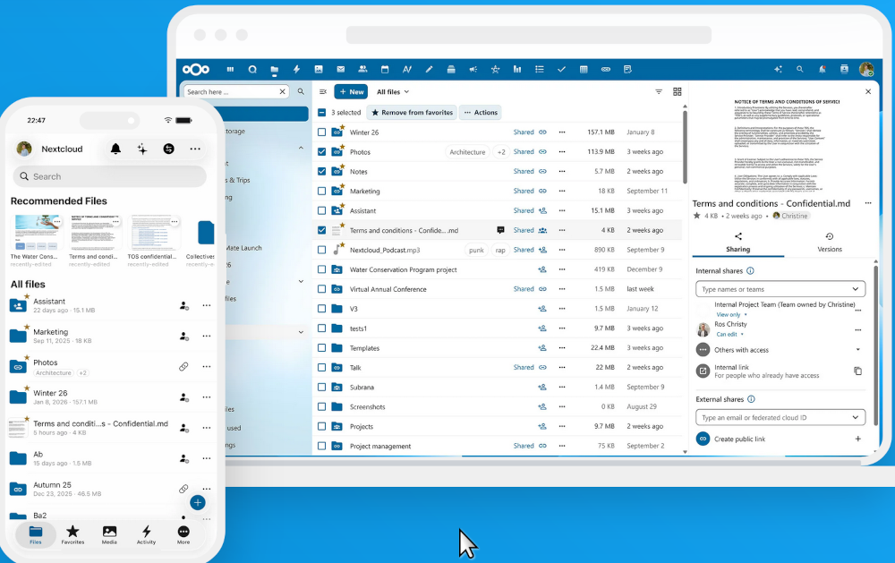 Équipe travaillant sur des outils collaboratifs